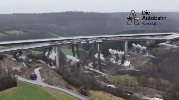 Video: Masa betonu a oceli šla k zemi. V Německu odstřelili nejvyšší dálniční most
